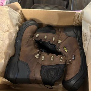 New in box. Keen  Independence 8" Waterproof Men's Boot.  Size 12d